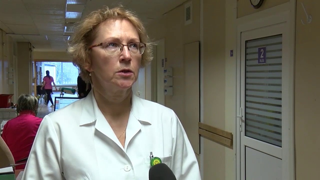 Vidzemes slimnīcas infektoloģe Anna Mironovska uzsver, – nevakcinēties pret “Covid-19” ir tas pats, kas spēlēt krievu ruleti. Zāļu tieši pret “Covid-19” nav. Visus saslimušos izglābt nav iespējams.         
Autors: VIDZEMES SLIMNĪCA 