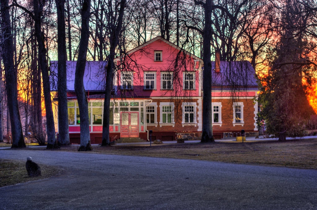 “ReTV” sāks demonstrēt jaunu raidījumu “Izgaršo vēsturi”, piedāvājot iepazīties arī ar Jērcēnmuižu Jērcēnu pagastā.                        
Autors: ANNIJA RATNIECE