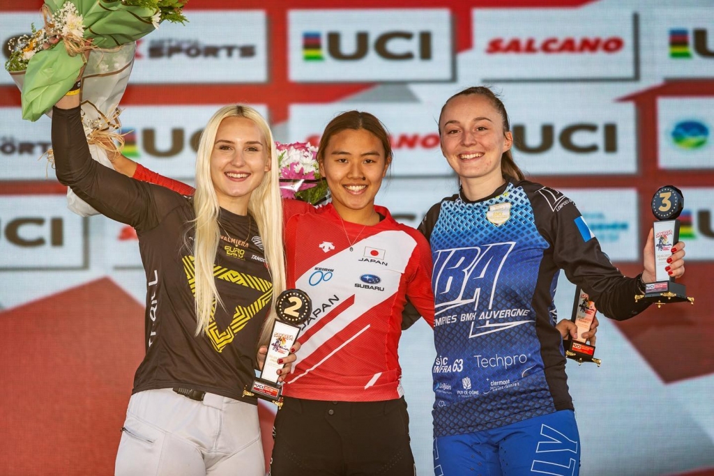 “Silvas ziķeru”/AKSSC Valmiera pārstāve Vineta Pētersone Pasaules kausa septītajā posmā dāmu U23 grupā sīvā cīņā izcīnīja otro vietu.                                                                                                                           
Autors: Latvijas Riteņbraukšanas federācija