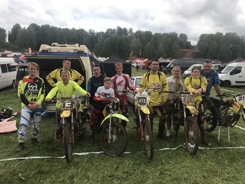 Ļoti veiksmīga motoklubam “Valkas vanagi” bijusi aizvadītā Latvijas čempionāta sezona, kurā izcīnītas visa kaluma godalgas.                                                                                                                                                                      
Autors: No personīgā arhīva