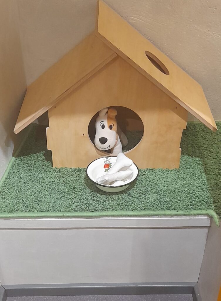 Eiropas valstu pārstāvji. Poliju izstādē "Eiropa spēlējas" pārstāv Reksis.