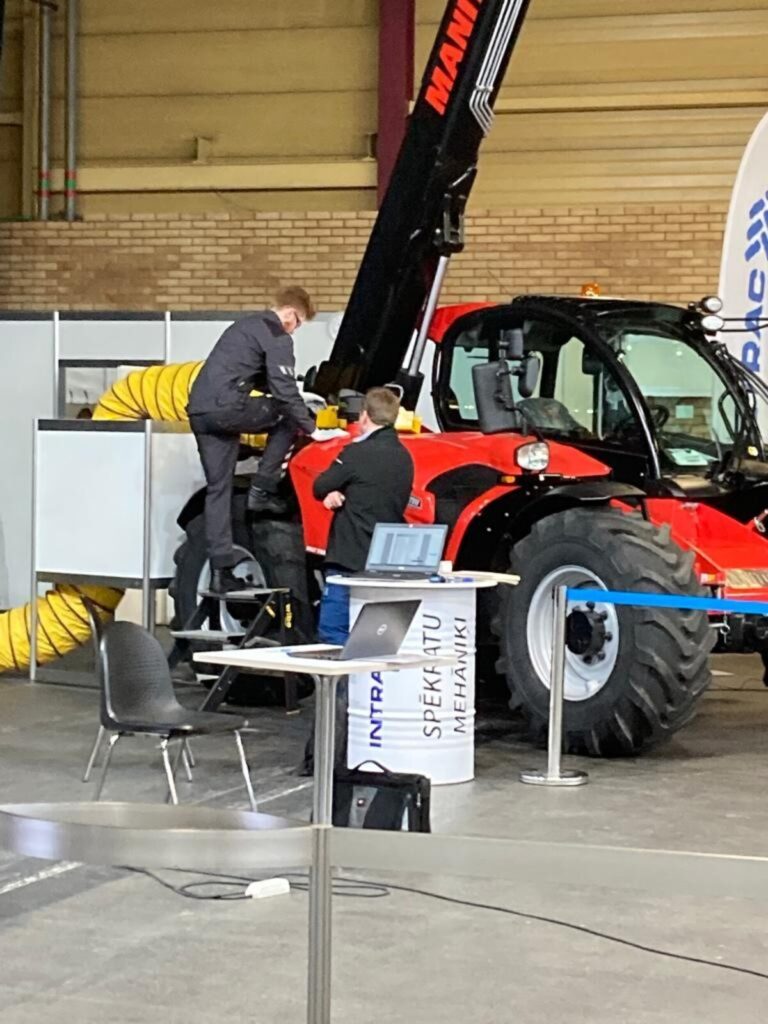 Autors: Foto: No Smiltenes tehnikuma arhīva