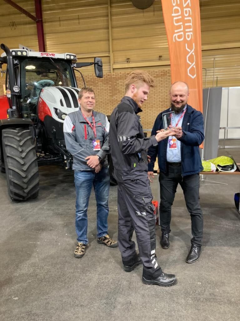 Autors: Foto: No Smiltenes tehnikuma arhīva