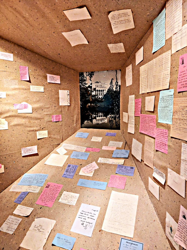 Šādu vēstuļu un zīmīšu bijis ļoti daudz, Jānis Zābers tās glabājis savā garderobē lielā maisā.