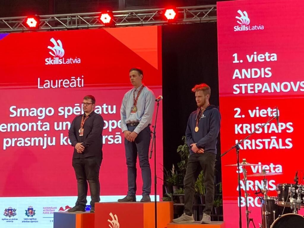 Autors: Foto: No Smiltenes tehnikuma arhīva