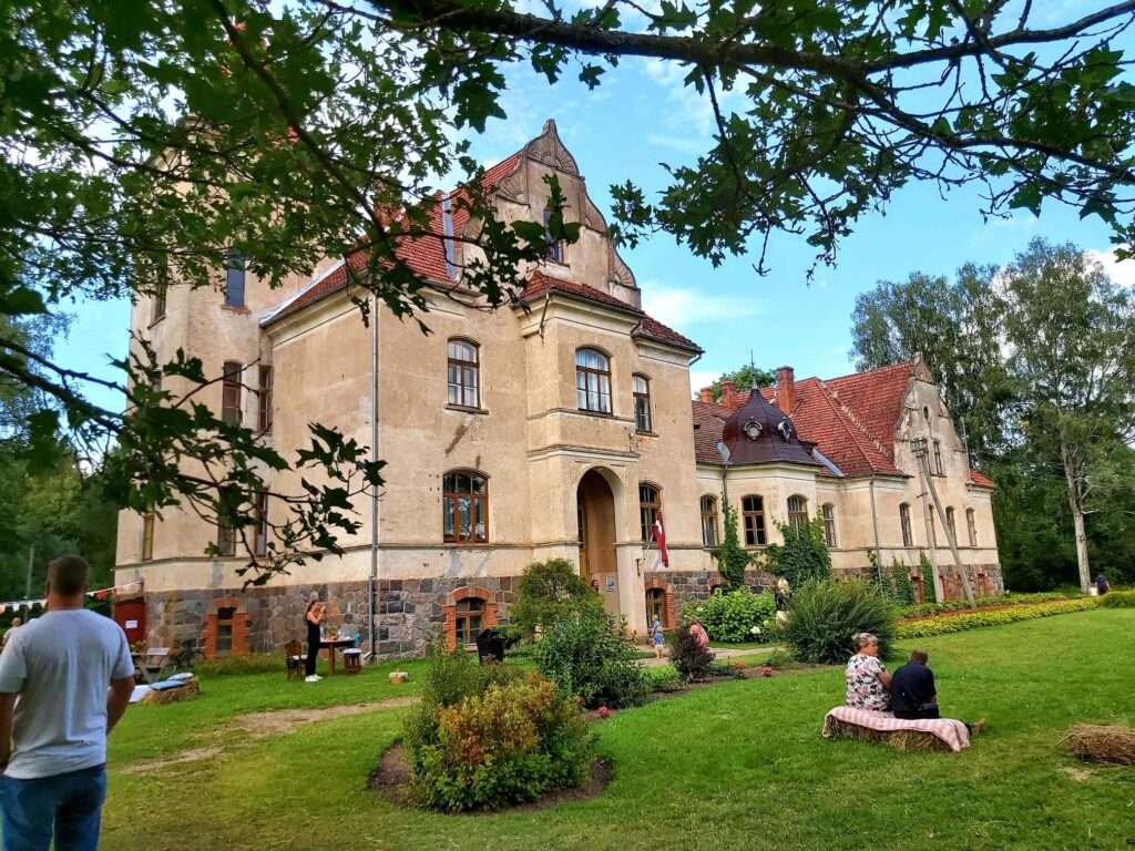 Aluksniesiem.lv raksta attēla aizvietotājs