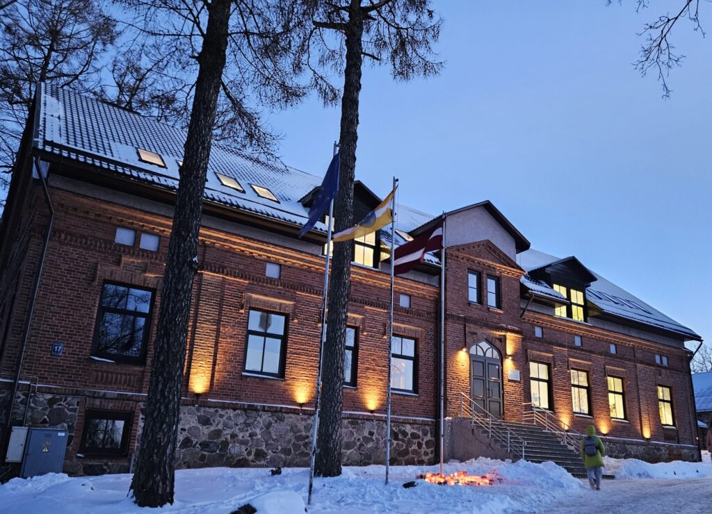 Aluksniesiem.lv raksta attēla aizvietotājs