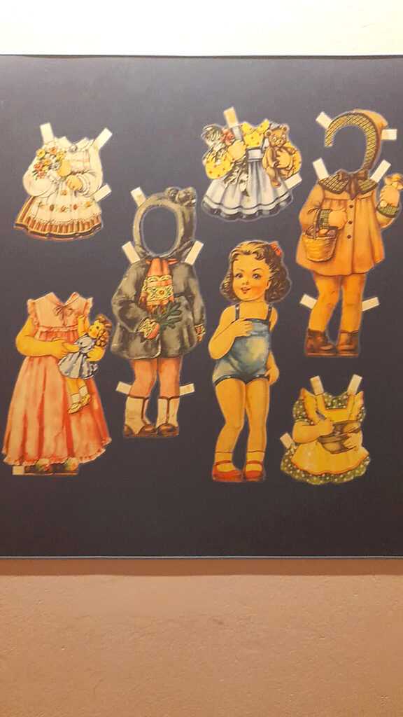 Nostalģiskas atmiņas. Šis stends atmiņā atsauca bērnību vecākās paaudzes apmeklētājiem.