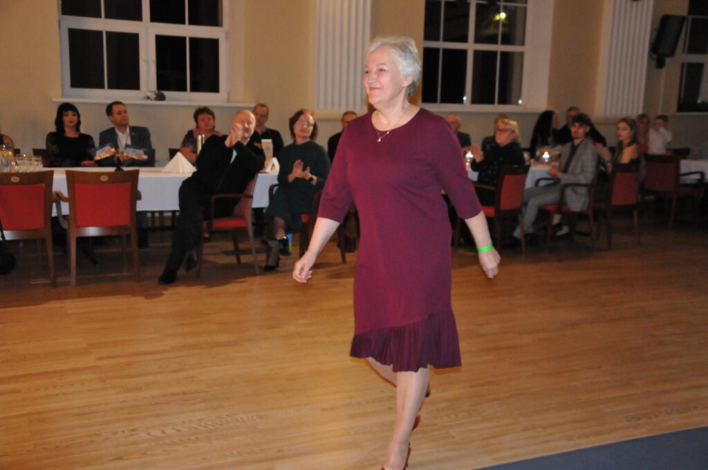 Pērn vienmēr enerģiskā un smaidošā Anta Mincāne Latvijas sporta veterānu savienības čempionātā trīs un piecu kilometru soļošanā ieguva čempiones titulu.