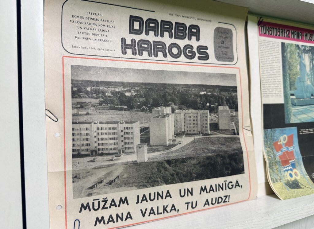 Tolaik galvenais informators par Valkas 400 gades svinību organizēšanu un norisi bija reğionālā laikraksta “Ziemeļlatvija” priekštecis “Darba Karogs”.