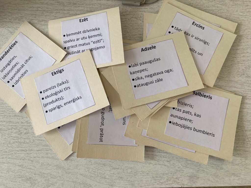 Interesanti papētīt, kā Ērģemes puses ļaudis sarunājas un kādus vārdus lieto.

Autors: INGA KARPOVA