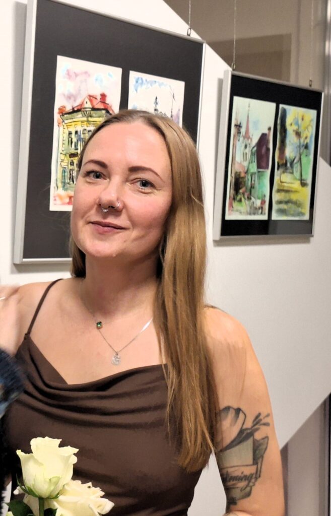 Izstādes atklāšanā Ginta Laviņa uzsvēra Valkas mākslas skolas devumu.