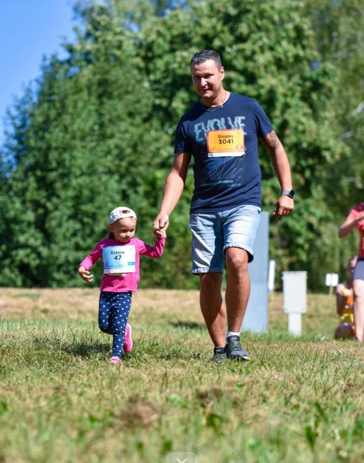 Skriešana ir ne tikai Dagņa aizraušanās. Viņa pēdās jau no mazām dienām dodas arī bērni.
Autors: Foto: No personīgā arhīva