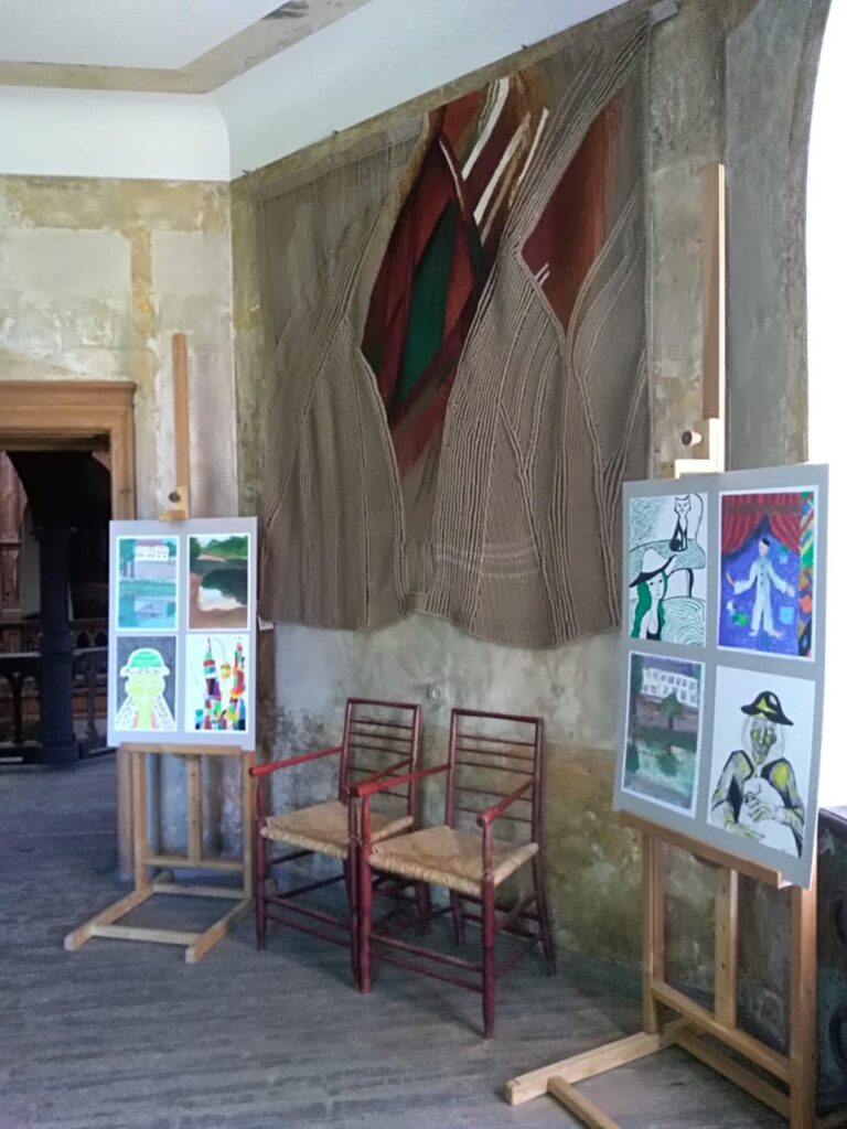 Plenēra darbu izstāde Zvārtavas pilī apskatāma muzeja darba laikā no otrdienas līdz svētdienai no pulksten 12 līdz 17.