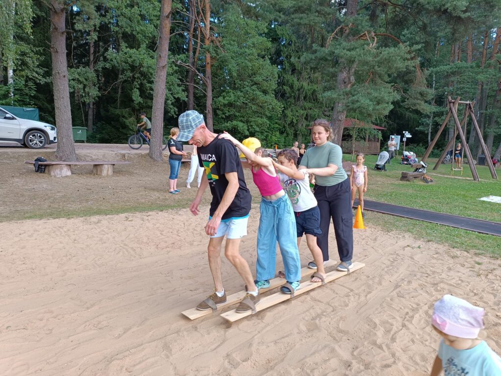 Aizvadītajā sestdienā kā lieli, tā mazi Bilskas pagasta iedzīvotāji ar azartu iesaistījās Alejas sporta svētkos.