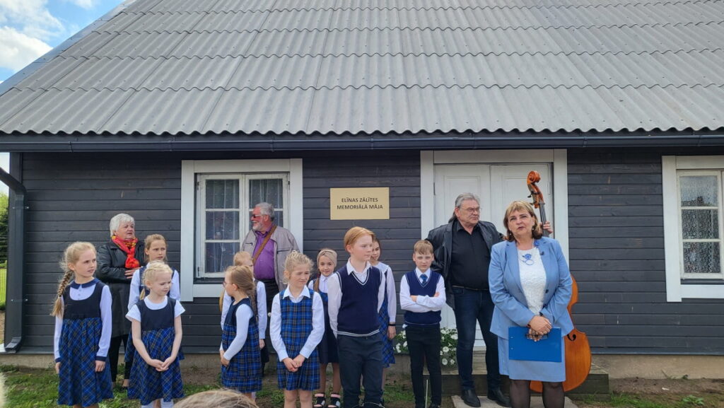 Aluksniesiem.lv raksta attēla aizvietotājs