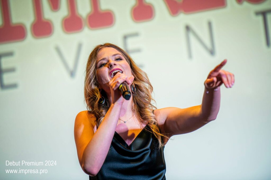 JOY soliste- Laura Krastiņa