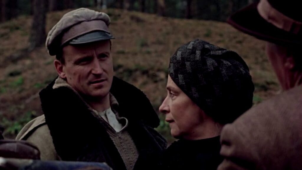 Kadrs no filmas 'Kā mēs aizgājām no mājām'