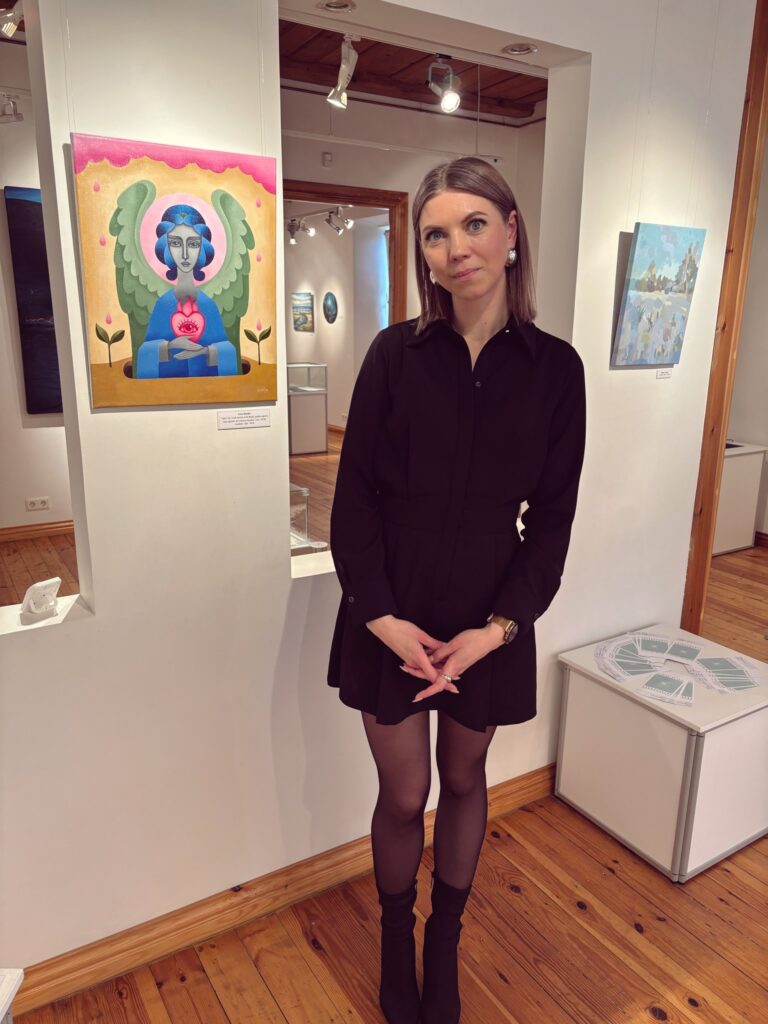 Māksliniece Līva Dorša radījusi 15 darbus ar saviem izsapņptajiem Teātra eņģeļiem.

Autors: FOTO: NO PERSONĪGĀ ARHĪVA