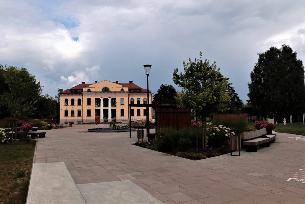 Vietējais fotogrāfs Aivars Viļumsons bieži visos gadalaikos fotografē skatam pievilcīgo Valkas pilsētas kultūras namu. Fotogrāfs ar fotoattēliem labprāt
dalās arī sociālajos tīklos. 
Autors: FOTO: AIVARS VIĻUMSONS