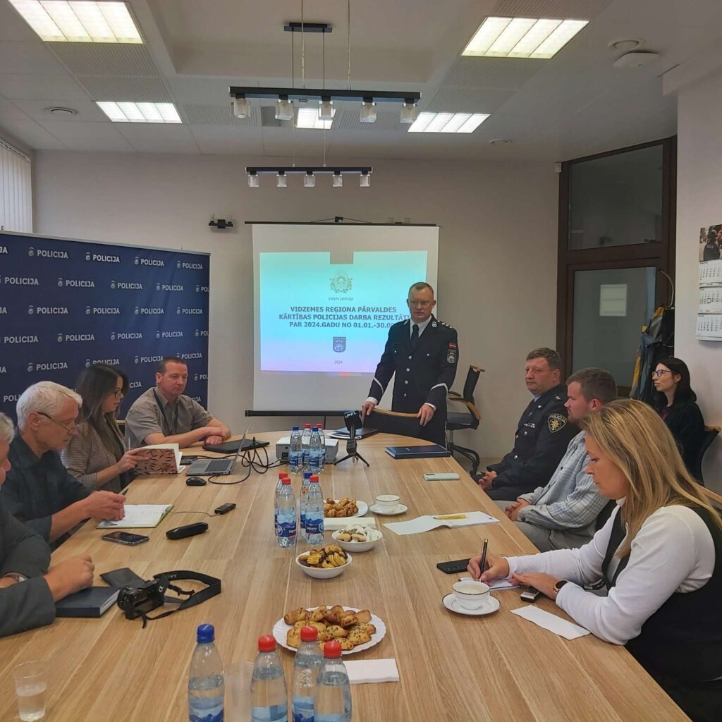 Valsts policijas Vidzemes reģiona pārvaldes priekšnieks Imants Mitrošenko uzsver, ka ir svarīgi komunicēt ar sabiedrību un viens no veidiem ir informācijas sniegšana ar mediju starpniecību. Vidzemes reģiona policijas vadības un Vidzemes mediju tikšanās nu tiek organizētas regulāri.