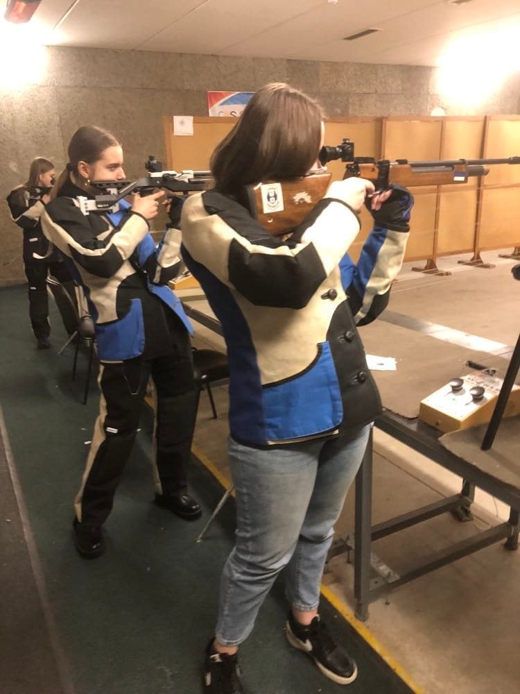 Valkas pilsētas šautuvē gan pirms Covid-19 pandēmijas, gan arī pēc tās, ir atsākušās šaušanas sacensības. Kārtējās sacensības notiks jau 26. maijā.
Autors: Foto: Inga Karpova