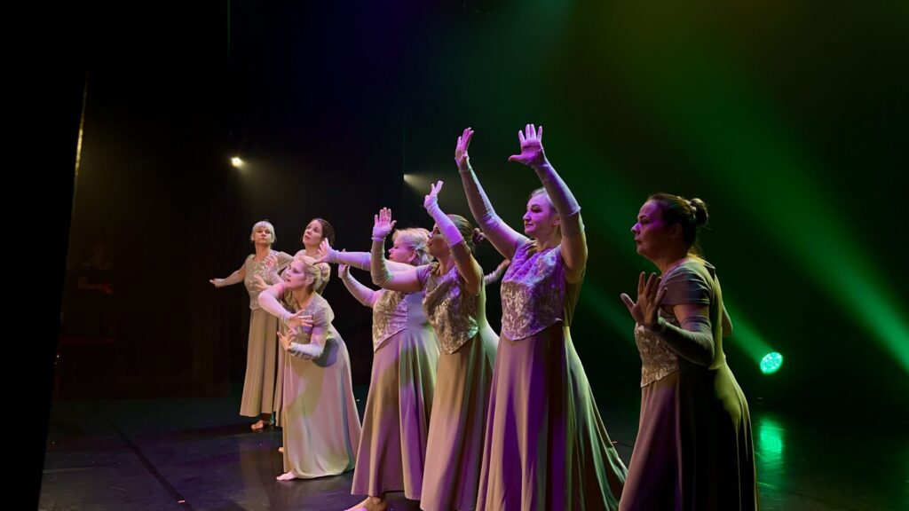 Sieviešu deju grupa Grace Dance Express