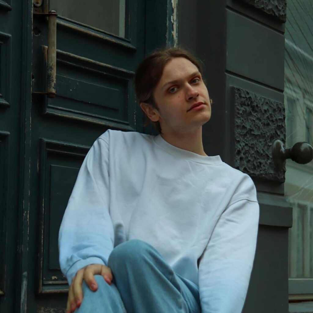 Tomass Kristians Radziņš, 19 gadi, Cēsu iedzīvotājs.