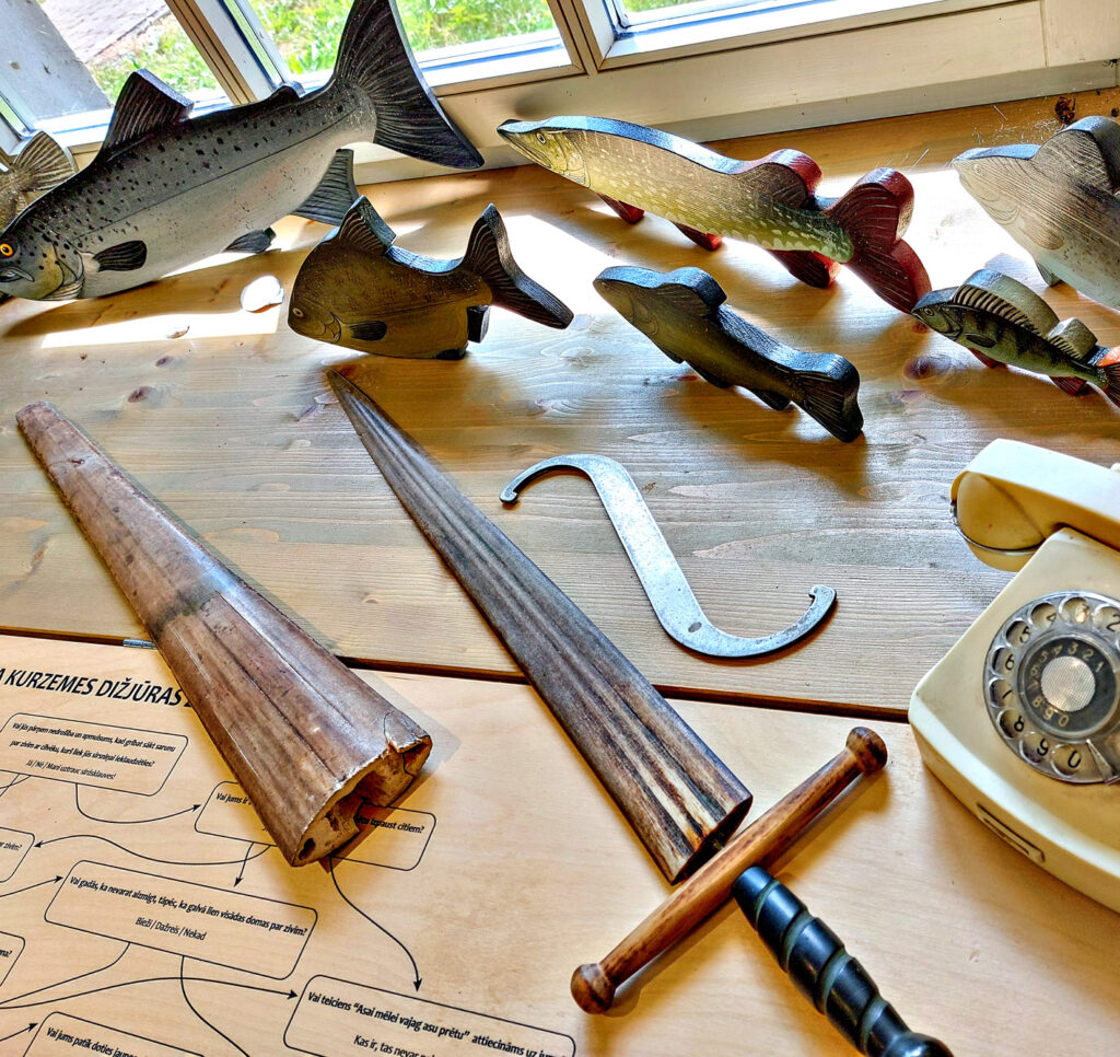 Īstie zobenzivs zobeni ir ļoti asi.