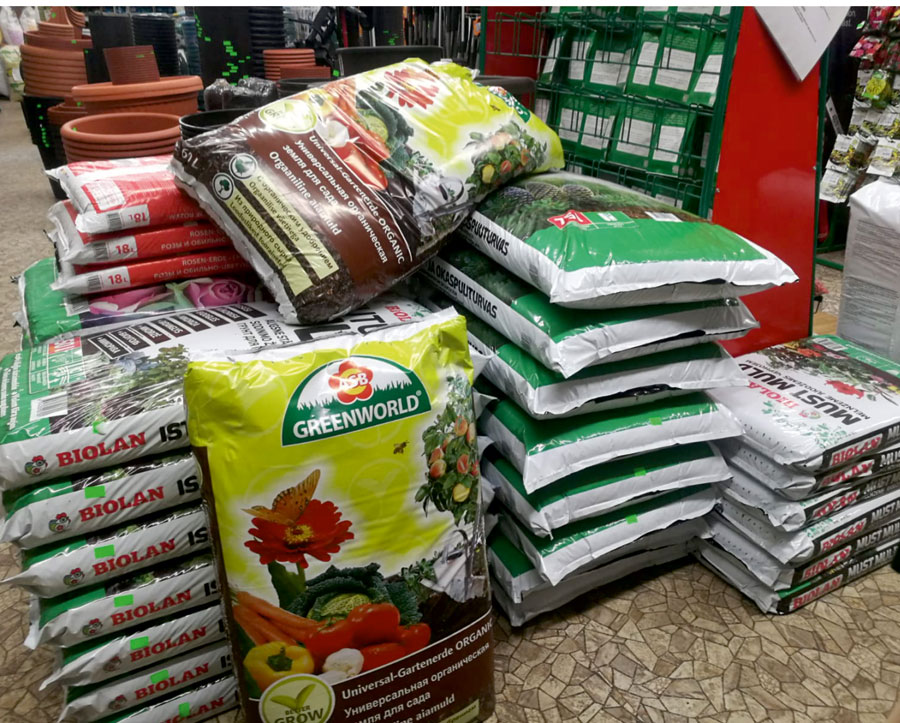 SUBSTRĀTU CENAS veikalos šosezon nostabilizējušās. Iepriekš piedzīvotais sadārdzinājums apstājies, lētāki gan arī maisījumi nav palikuši.