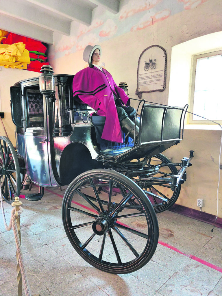 NEIZTIKT arī bez senajiem braucamrīkiem.