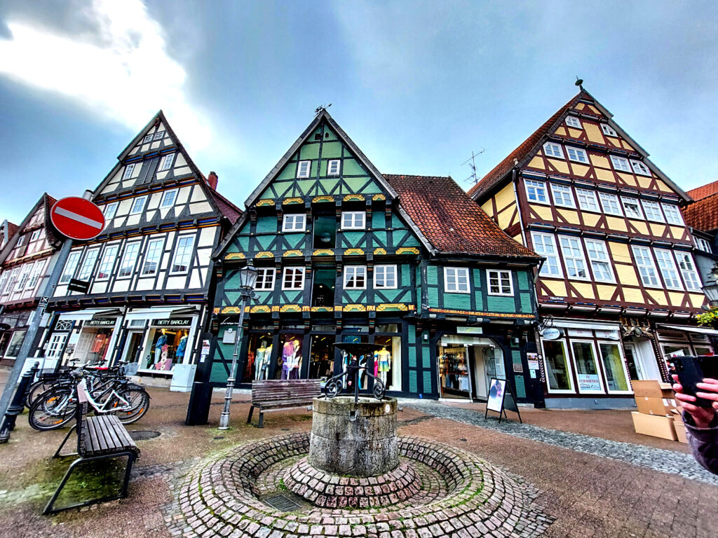 Pildrežģu nami no ārpuses ir saglabāti un atjaunoti tādi, kādi tie bijuši, bet iekšā viss var būt ļoti mūsdienīgi iekārtots.