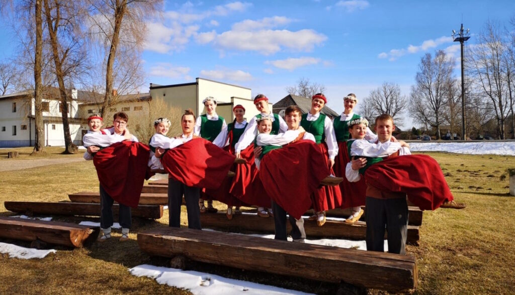 Aluksniesiem.lv raksta attēla aizvietotājs