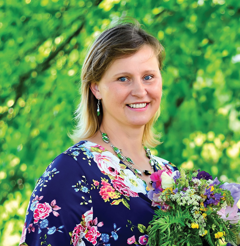 DACE LESIŅA.

Autors: FOTO NO D. LESIŅAS PERSONISKĀ ARHĪVA