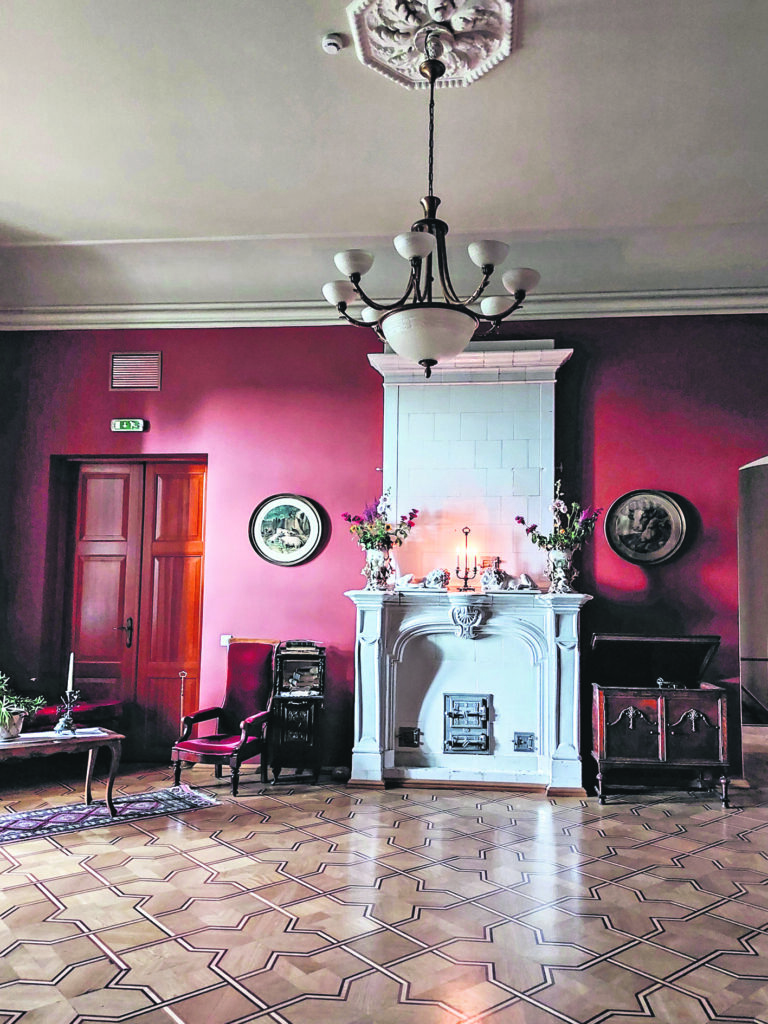 VIENĪGĀ oriģinālā lieta kamīns.