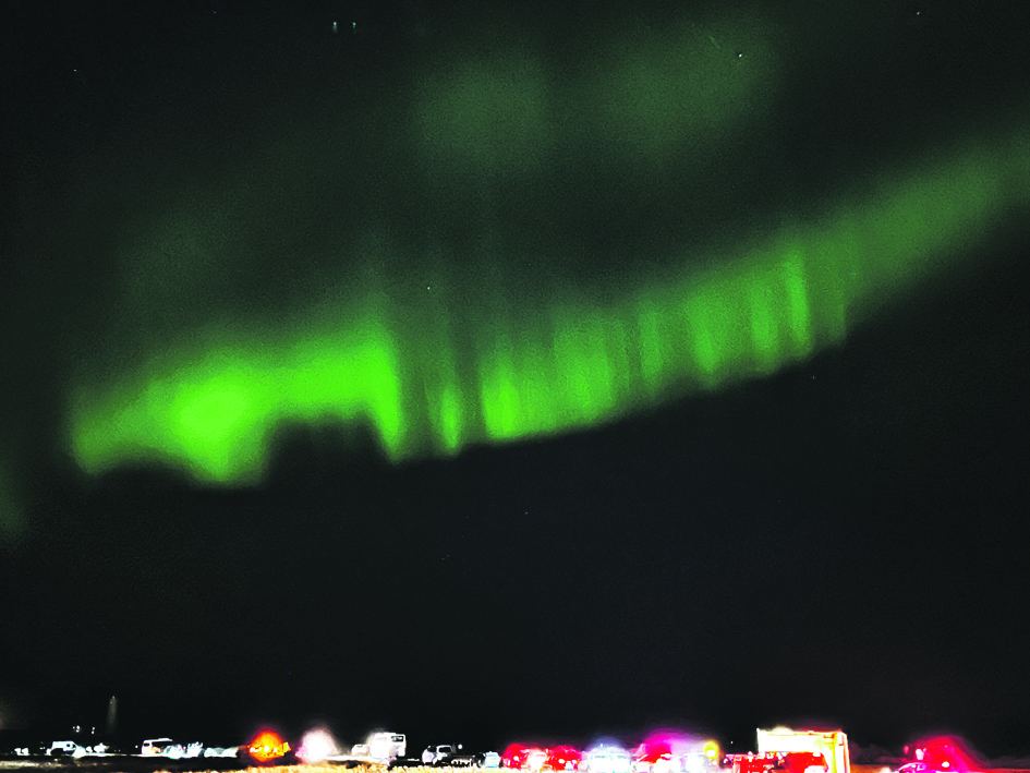 Ziemeļblāzma ir unikāls kosmosa fenomens, taču izrādās, ka visi foto un video melo. Nosacīti melo, jo kamera tik tiešām spēj uztvert spilgtās krāsas, kuras tur tiešām ir, bet cilvēka acs šādas krāsas nekad neredzēs. Dzīvē ziemeļblāzmas mēdz būt spilgtas, bet lielākoties tās ir ļoti blāvas. Tā bija mana lielākā vilšanās.