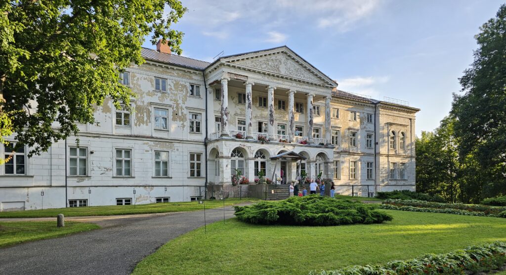 Aluksniesiem.lv raksta attēla aizvietotājs