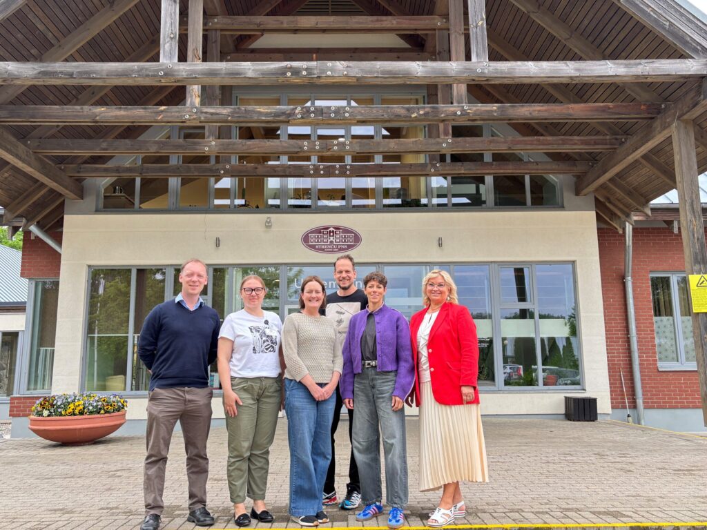 Aluksniesiem.lv raksta attēla aizvietotājs