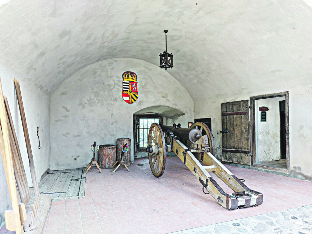 VIENS NO LIELGABALIEM.