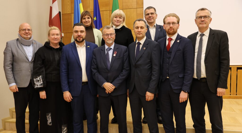 Aluksniesiem.lv raksta attēla aizvietotājs